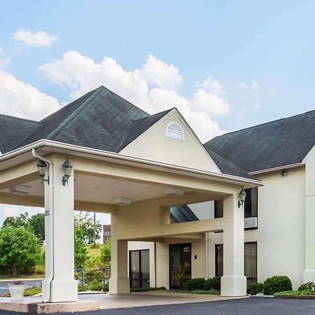 Days Inn By Wyndham Sanford Ngoại thất bức ảnh